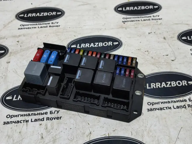 Блок предохранителей под капот Range Rover L322