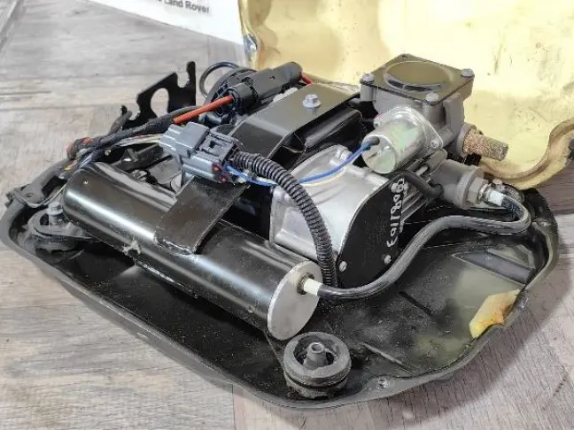 Компрессор пневмоподвески Range Rover L322 05-11