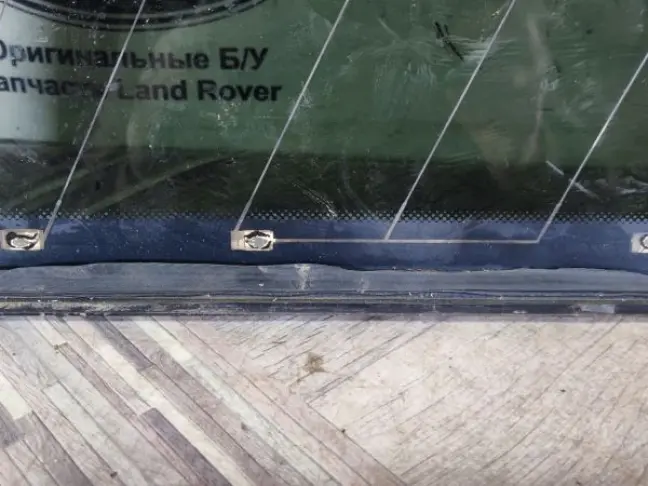 Стекло кузовное глухое левое Range Rover L322