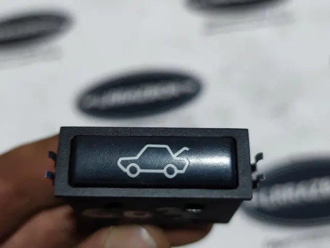 Кнопка открывания борта Range Rover L322 02-12