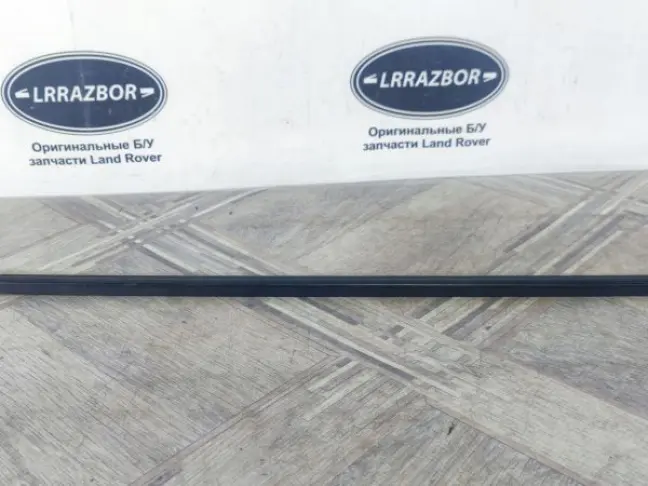 Молдинг стекла переднего правого Range Rover L322