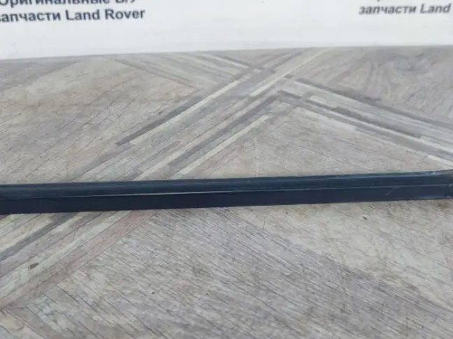 Молдинг стекла переднего правого Range Rover L322