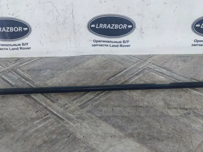 Молдинг стекла заднего левого Range Rover L322