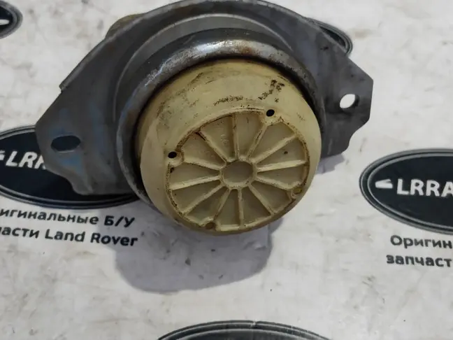 Подушка двигателя правая Land Rover Sport L320