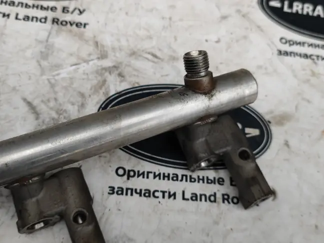Топливная рейка левая Land Rover  Sport L320