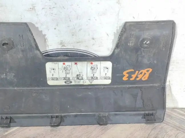 Заглушка бампера для Land Rover Sport L320 09-13