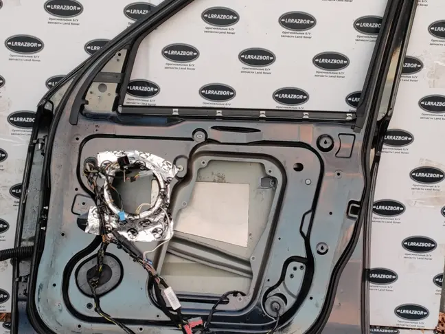 Дверь передняя правая Range Rover Sport L320 05-12