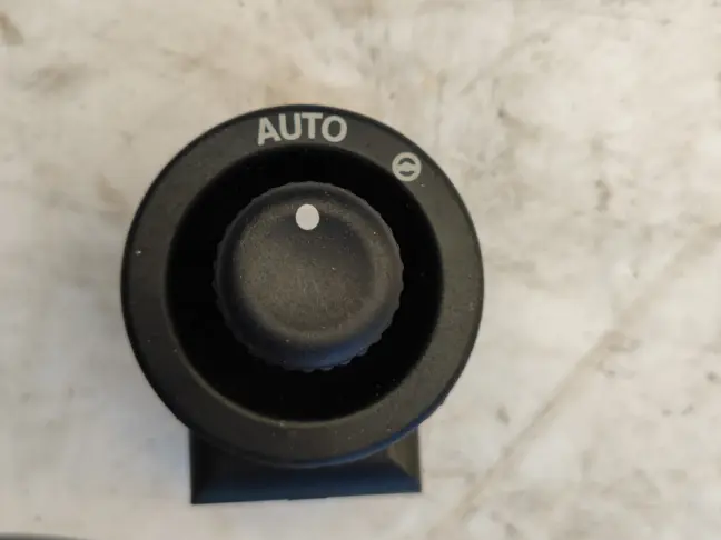 Кнопка рулевой колонки Land Rover Sport L320 05-13