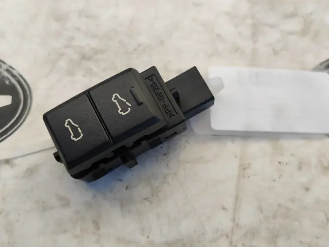 Кнопка люка Range Rover Sport L320 05-13