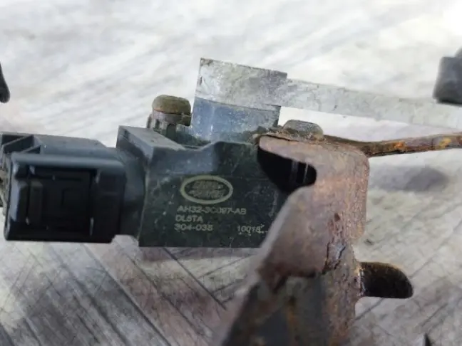 Датчик положения кузова передний RRS L320 рест