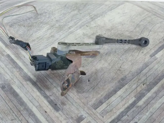 Датчик положения кузова передний RRS L320 рест