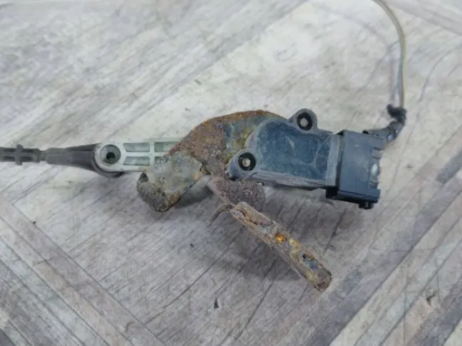 Датчик положения кузова передний RRS L320 рест