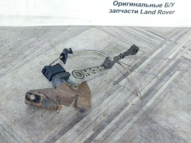 Датчик положения кузова передний RRS L320 рест