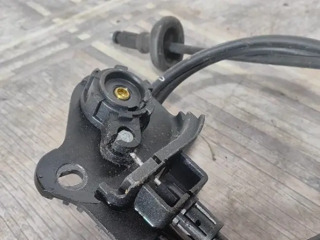 Трос капота Land Rover Sport L320 09-13