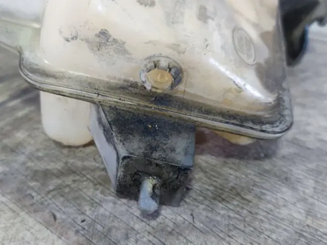 Бачок расширительный Range Rover Sport L320