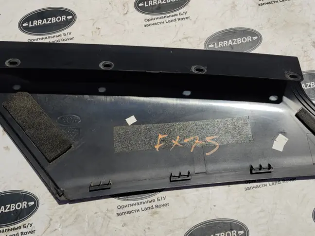 Молдинг стойки левой Land Rover Sport L320
