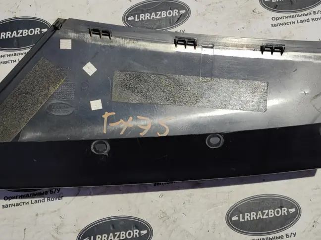 Молдинг стойки правой Range Rover Sport L320