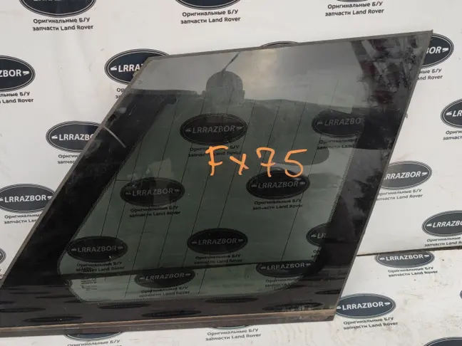 Стекло кузовное глухое правое Land Rover Sport 320