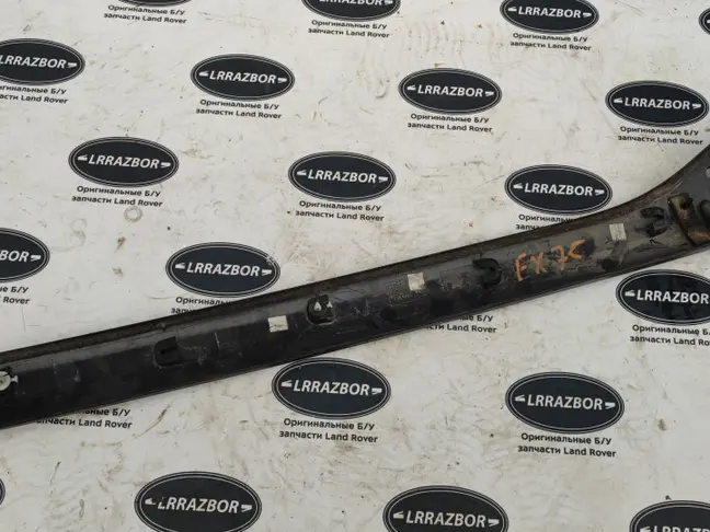 Молдинг лобового стекла правый Land Rover L320