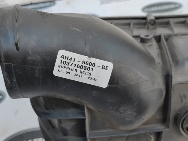 Корпус воздушного фильтра правый Range Rover L320