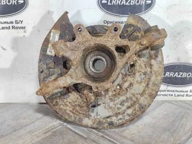 Кулак задний левый Range Rover Sport L320