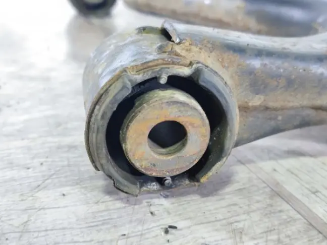 Рычаг передний нижний правый Land Rover Sport L320