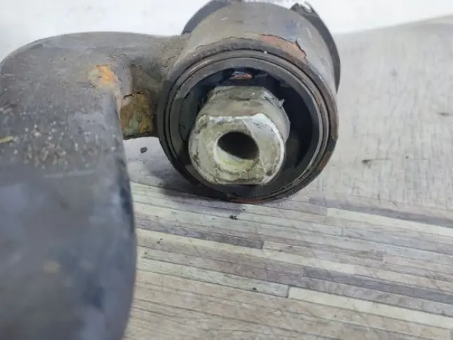 Рычаг передний нижний левый Range Rover Sport L320