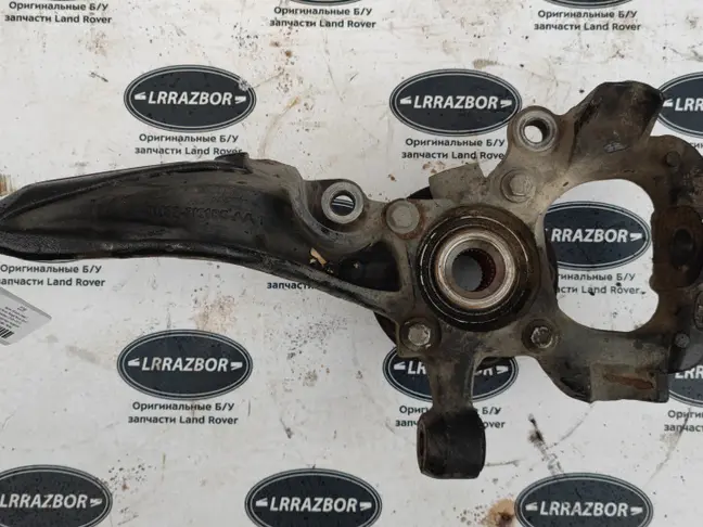 Кулак передний правый Range Rover Sport L320 09-13