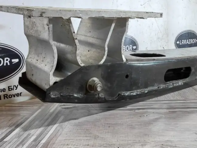 Усилитель заднего бампера Land Rover Sport 2