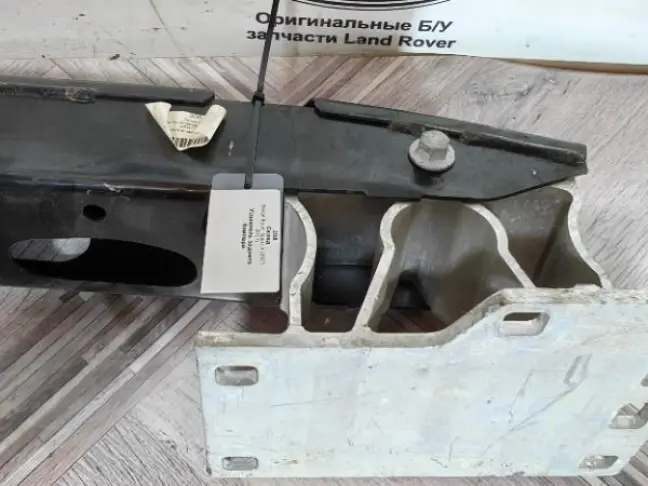 Усилитель заднего бампера Land Rover Sport 2