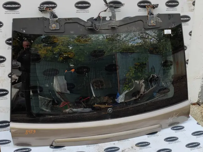 Стекло крышки багажника Range Rover Sport L320