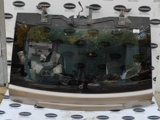 Стекло крышки багажника Range Rover Sport L320