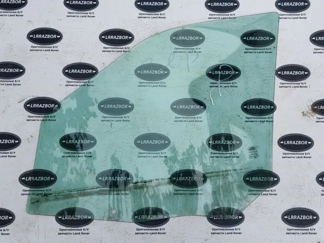 Стекло двери переднее правое Freelander2