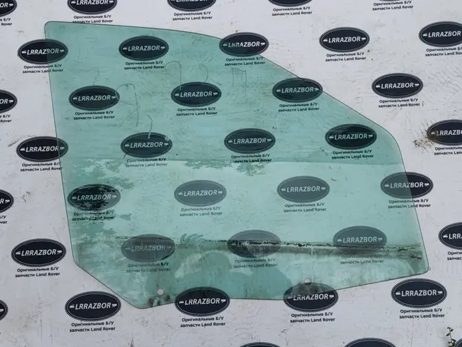 Стекло двери переднее правое Freelander2