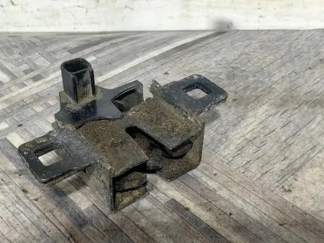 Замок капота Range Rover Sport L320