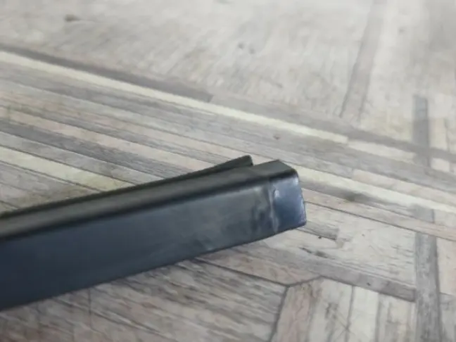 Молдинг стекла заднего левого Range Sport L320