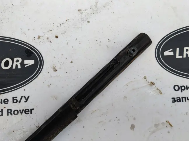 Молдинг стекла заднего правого Range Sport L320