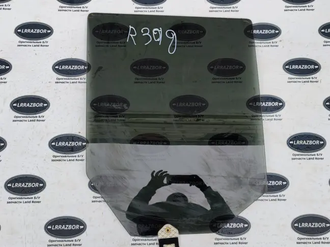 Стекло двери задней правой Range Rover Sport L320