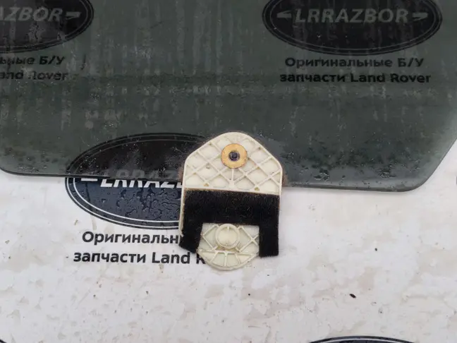 Стекло двери задней левой Range Rover Sport L320