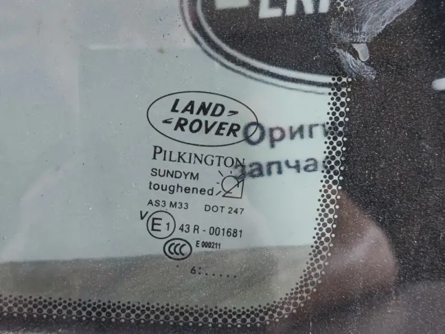 Форточка задняя левая Range Rover Sport L320