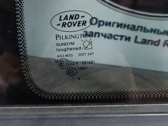 Форточка задняя правая Range Rover Sport L320