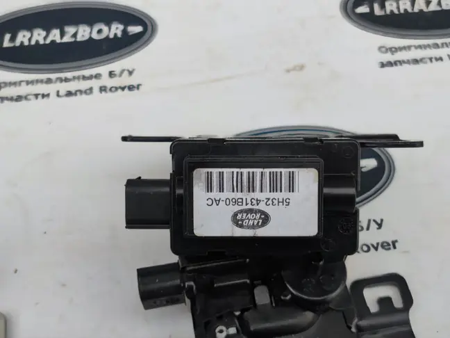 Замок стекла багажника Range Rover Sport L320