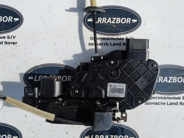 Замок двери задней правой Range Rover Sport L320