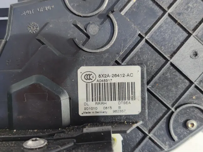 Замок двери задней правой Range Rover Sport L320