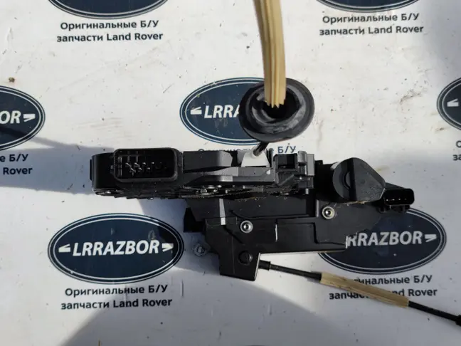 Замок двери задней левой Range Rover Sport L320