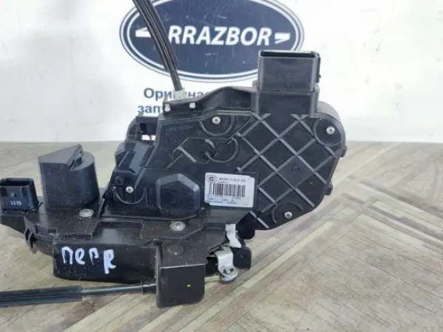Замок двери передней правой Range Rover Sport L320