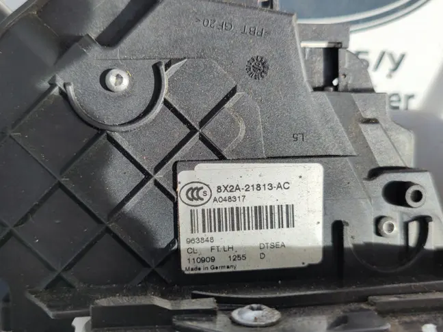 Замок двери передней левой Range Rover Sport L320