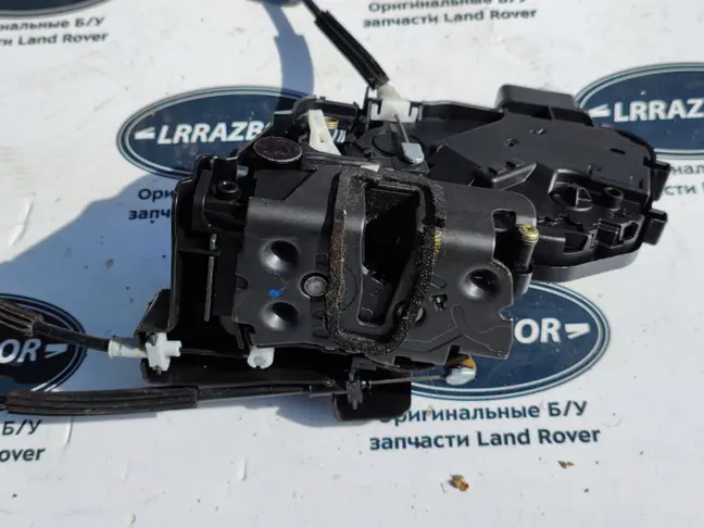 Замок двери передний левый Range Rover Sport L320