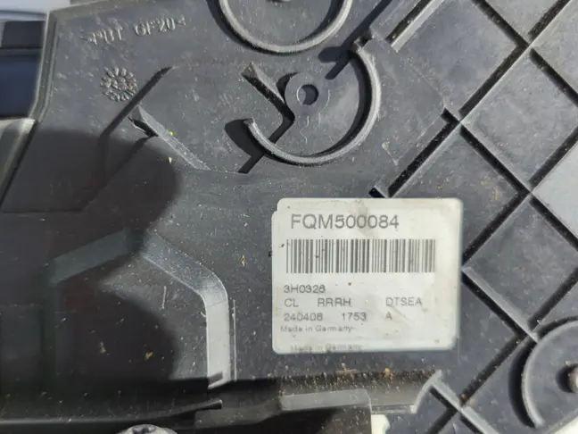 Замок двери задний правый Range Rover Sport L320