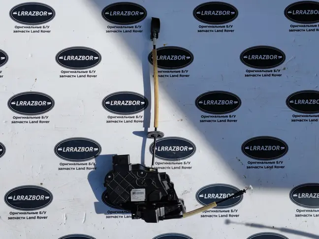 Замок двери задней левый Range Rover Sport L320